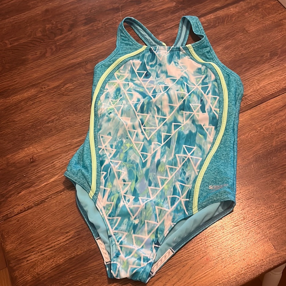 Speedo swimsuit girls. Like new!!!